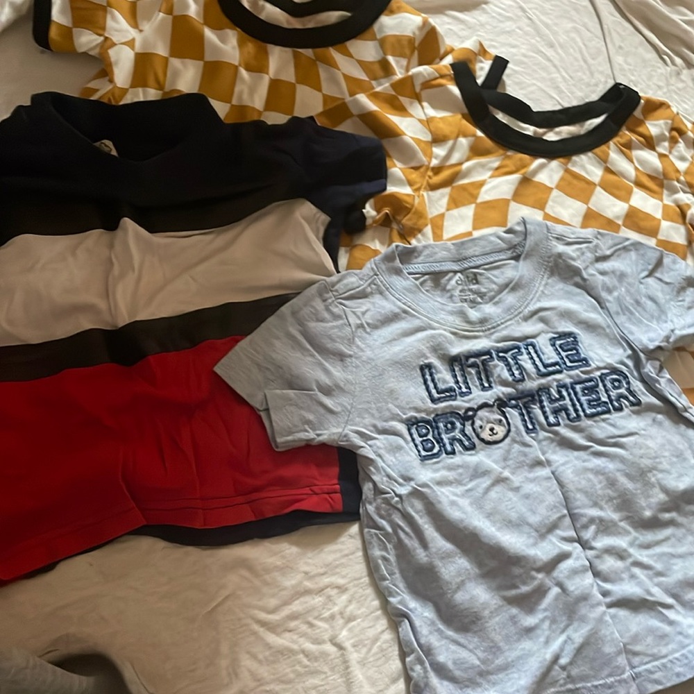 4Pack of kids shirts